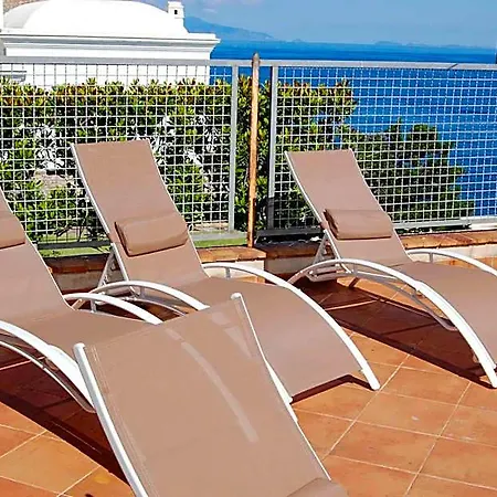 Couette-café La Terrazza Sul Mare 4*