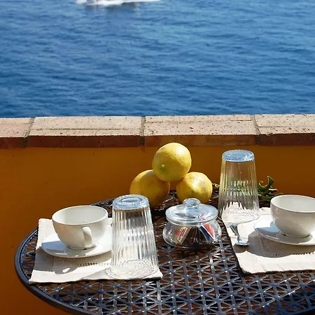 La Terrazza Sul Mare Bed & Breakfast 4*