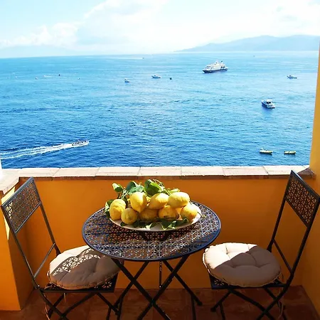 Bed & Breakfast La Terrazza Sul Mare 2*